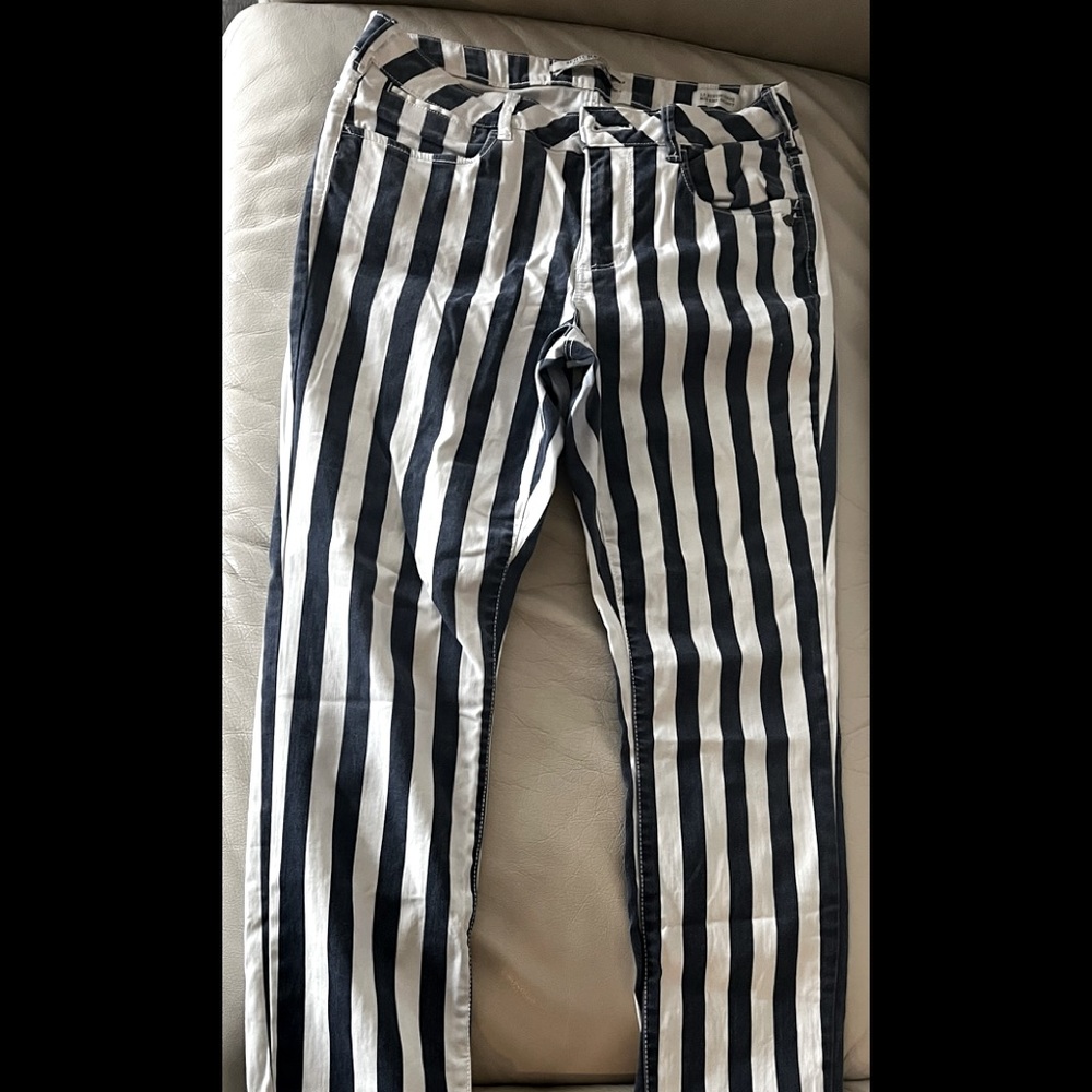 White and navy blue striped trousers by Scotch & Soda, size 28/32